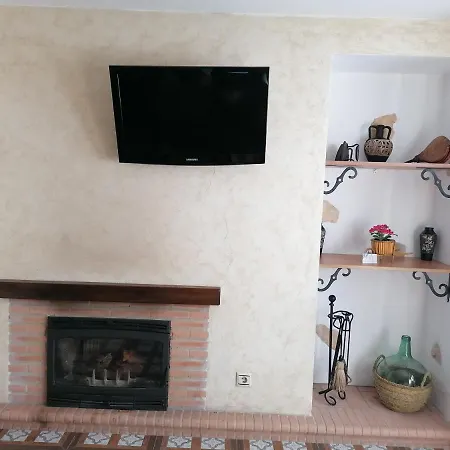 La Casa De Abajo